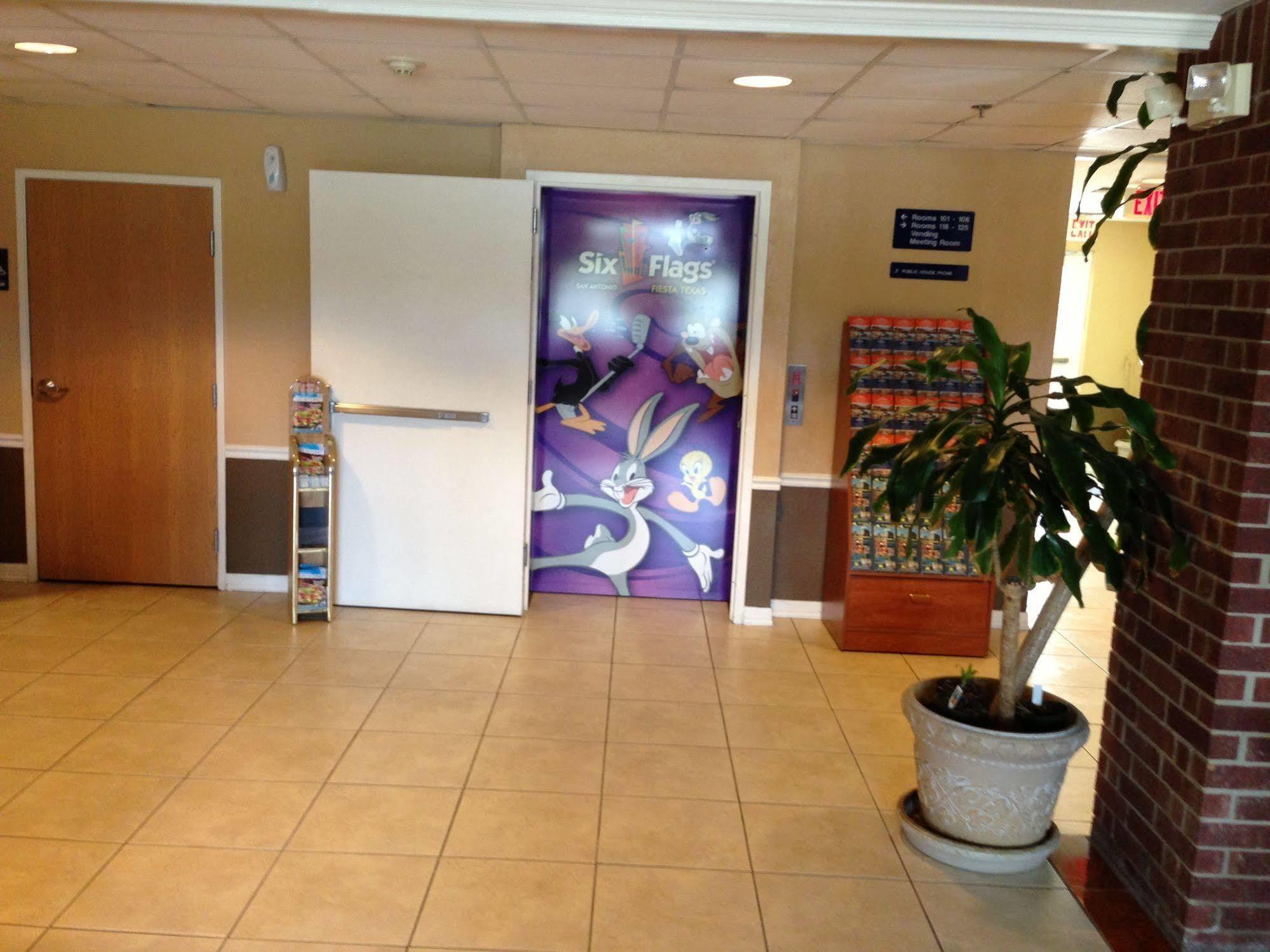 Super 8 By Wyndham San Antonio Downtown Ne Hotel Luaran gambar